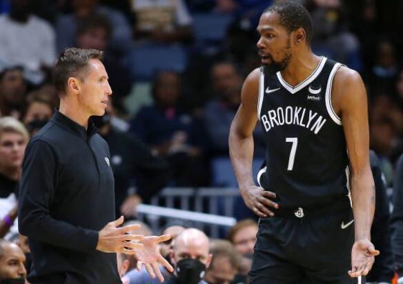 会中扮演重 会中扮演重