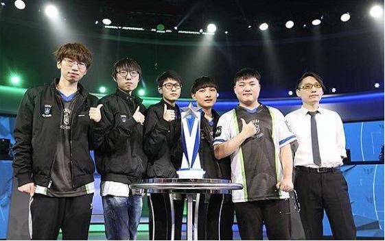 期的微调与 期的微调与