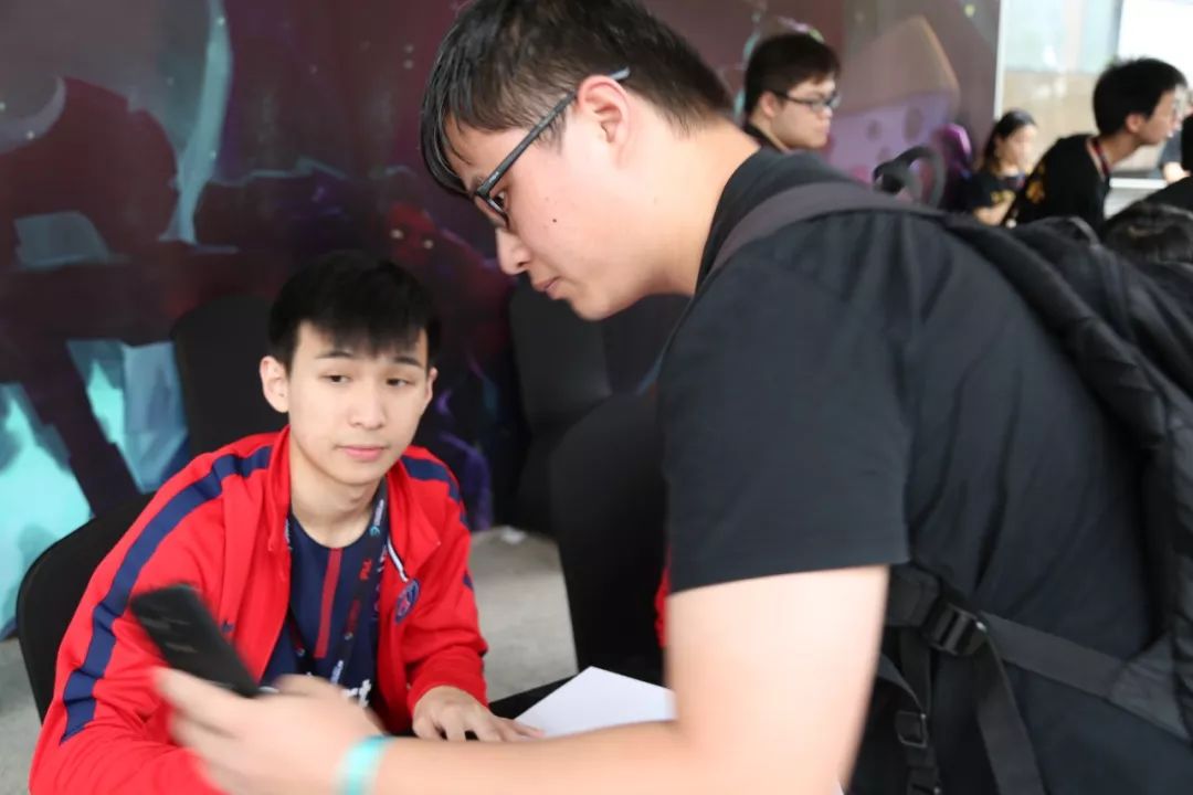 他以简洁的 他以简洁的